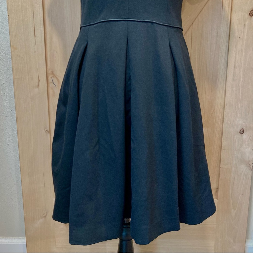 Banana Republic Black Dress with Short Sleeves and V-Neck Stretchy Size 6 - Picture 9 of 16